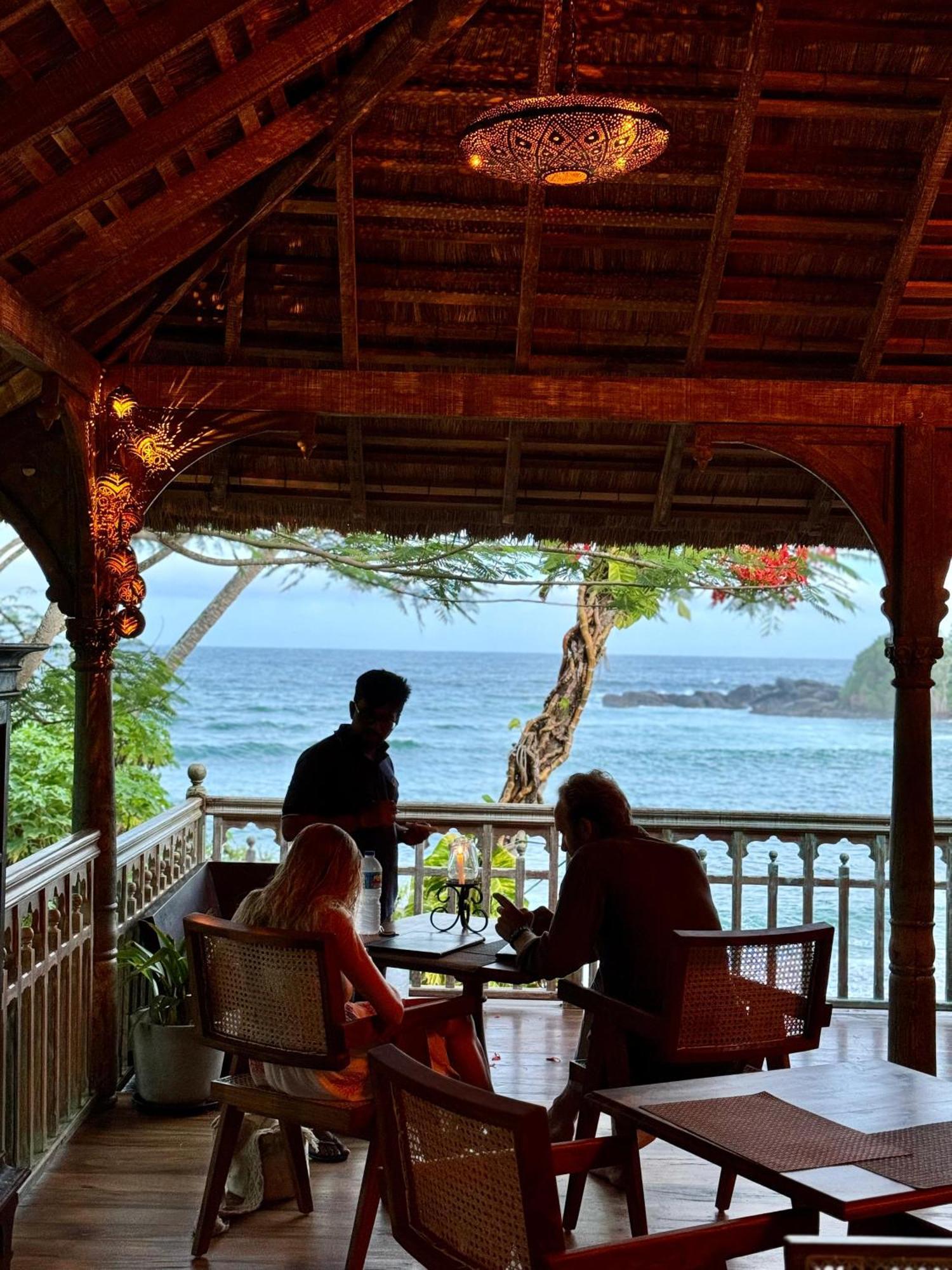 Aga Surf View Hotel Tangalle Ngoại thất bức ảnh