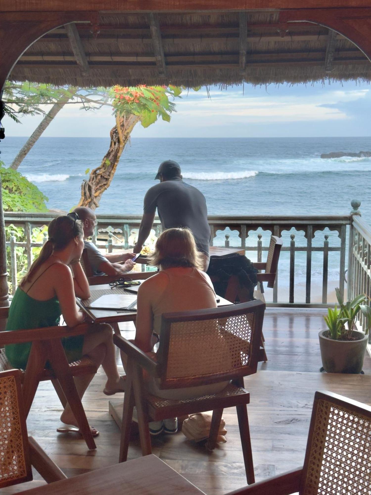 Aga Surf View Hotel Tangalle Ngoại thất bức ảnh