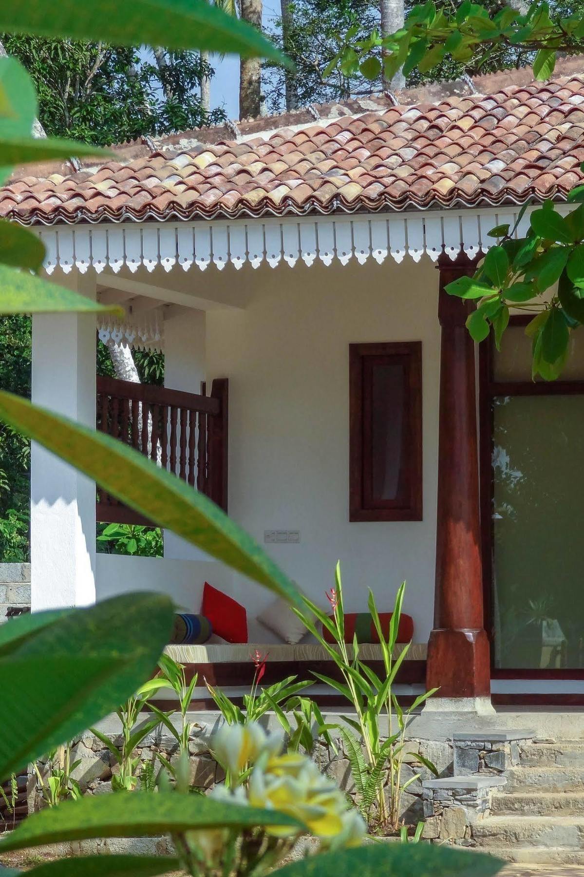 Aga Surf View Hotel Tangalle Ngoại thất bức ảnh