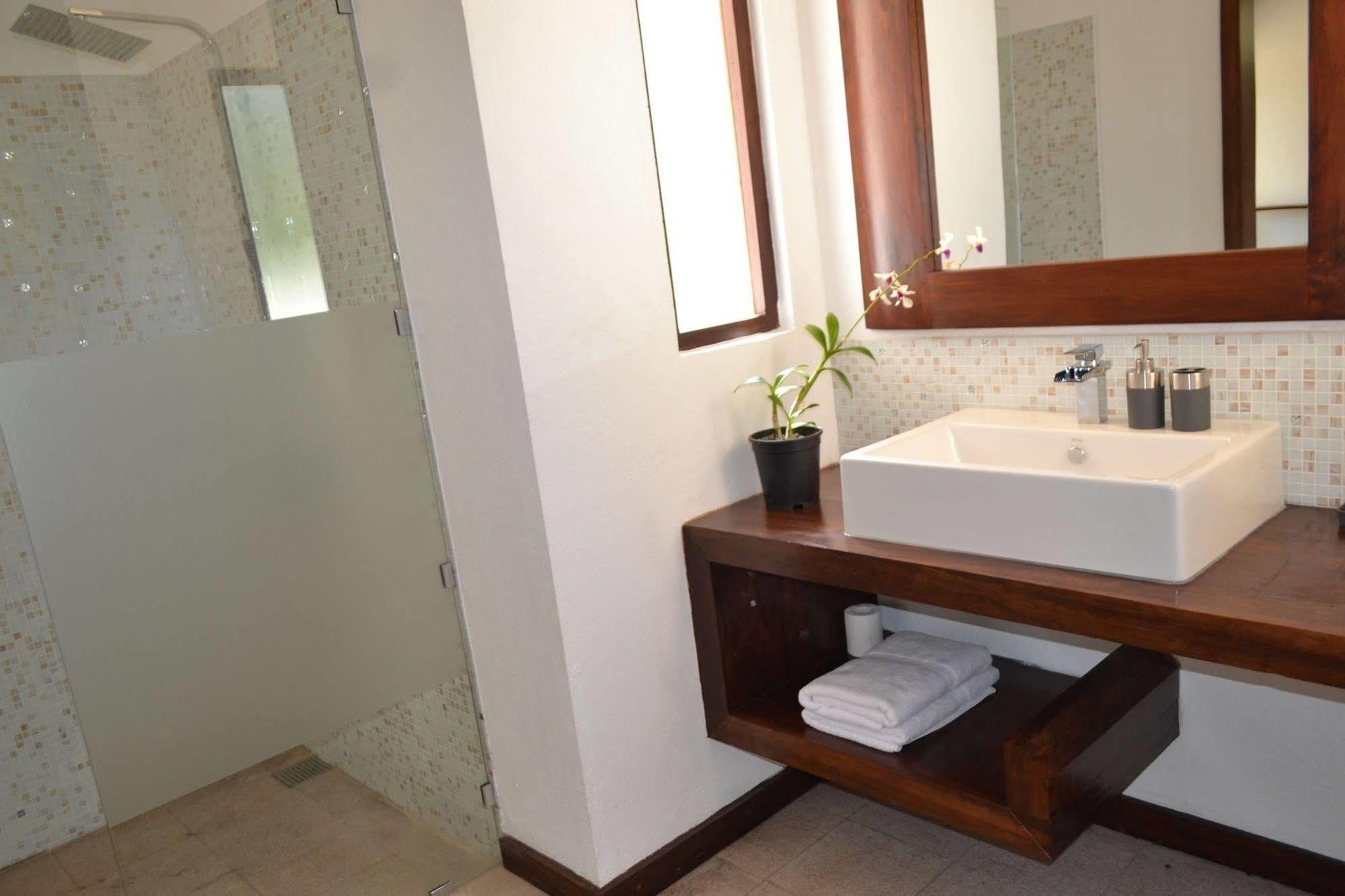 Aga Surf View Hotel Tangalle Ngoại thất bức ảnh