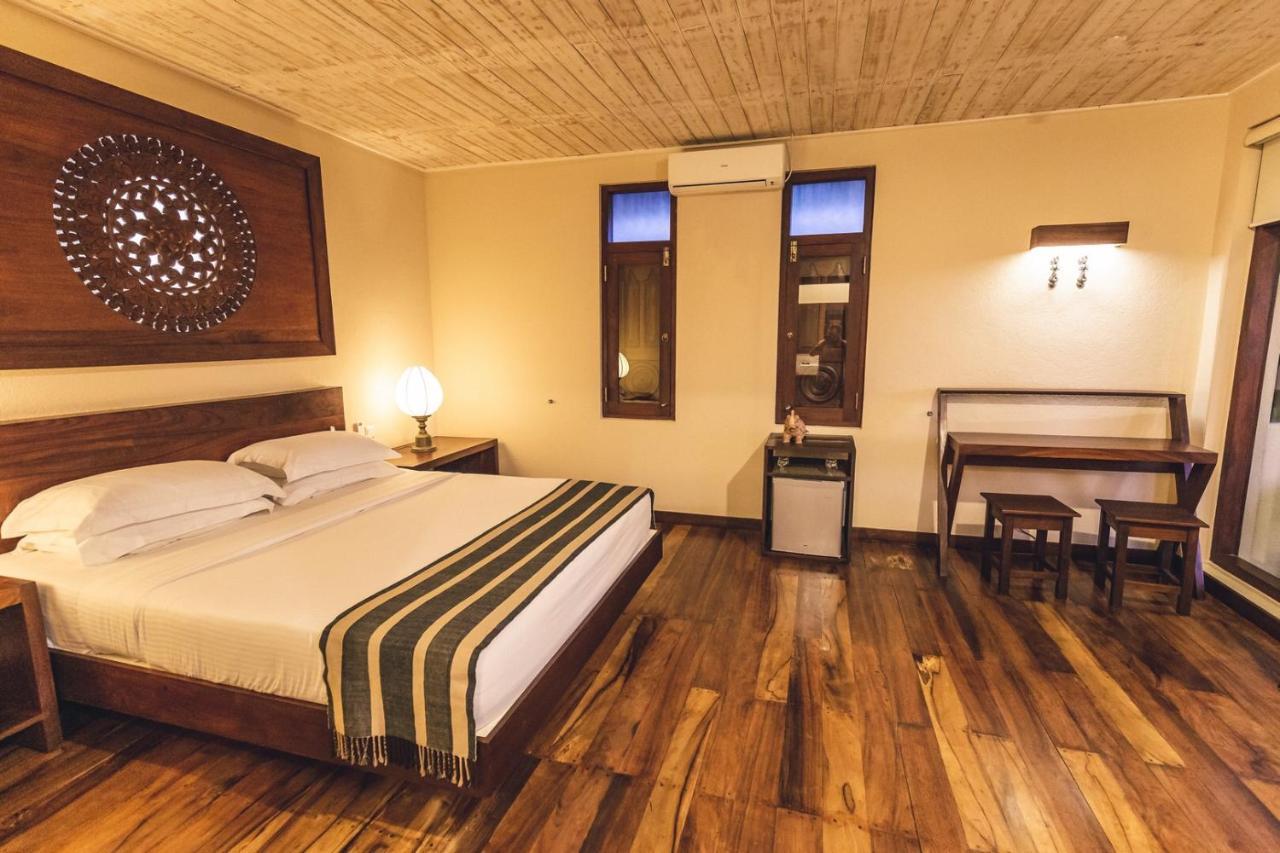 Aga Surf View Hotel Tangalle Ngoại thất bức ảnh